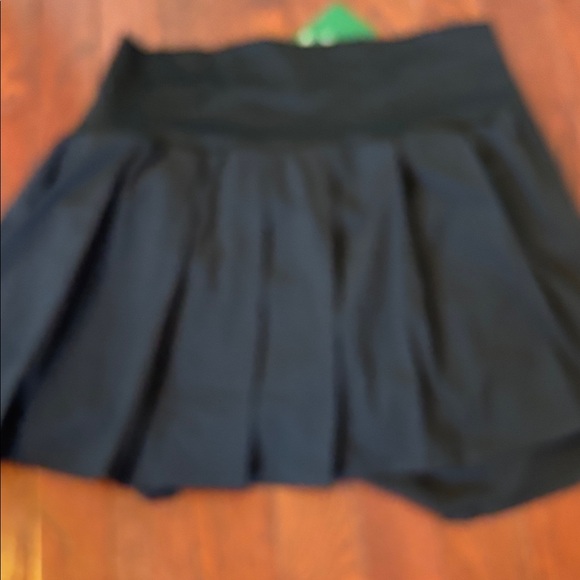 NWT HALARA Black Pleated Mini Skirt with Strappy Ring Cutout Detail large - Picture 4 of 8